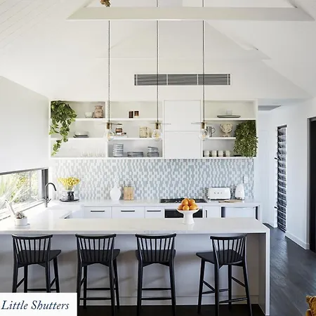 Little Shutters Best View In Byron Coopers Shoot Exterior photo