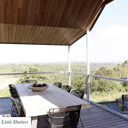 Little Shutters Best View In Byron Coopers Shoot Exterior photo